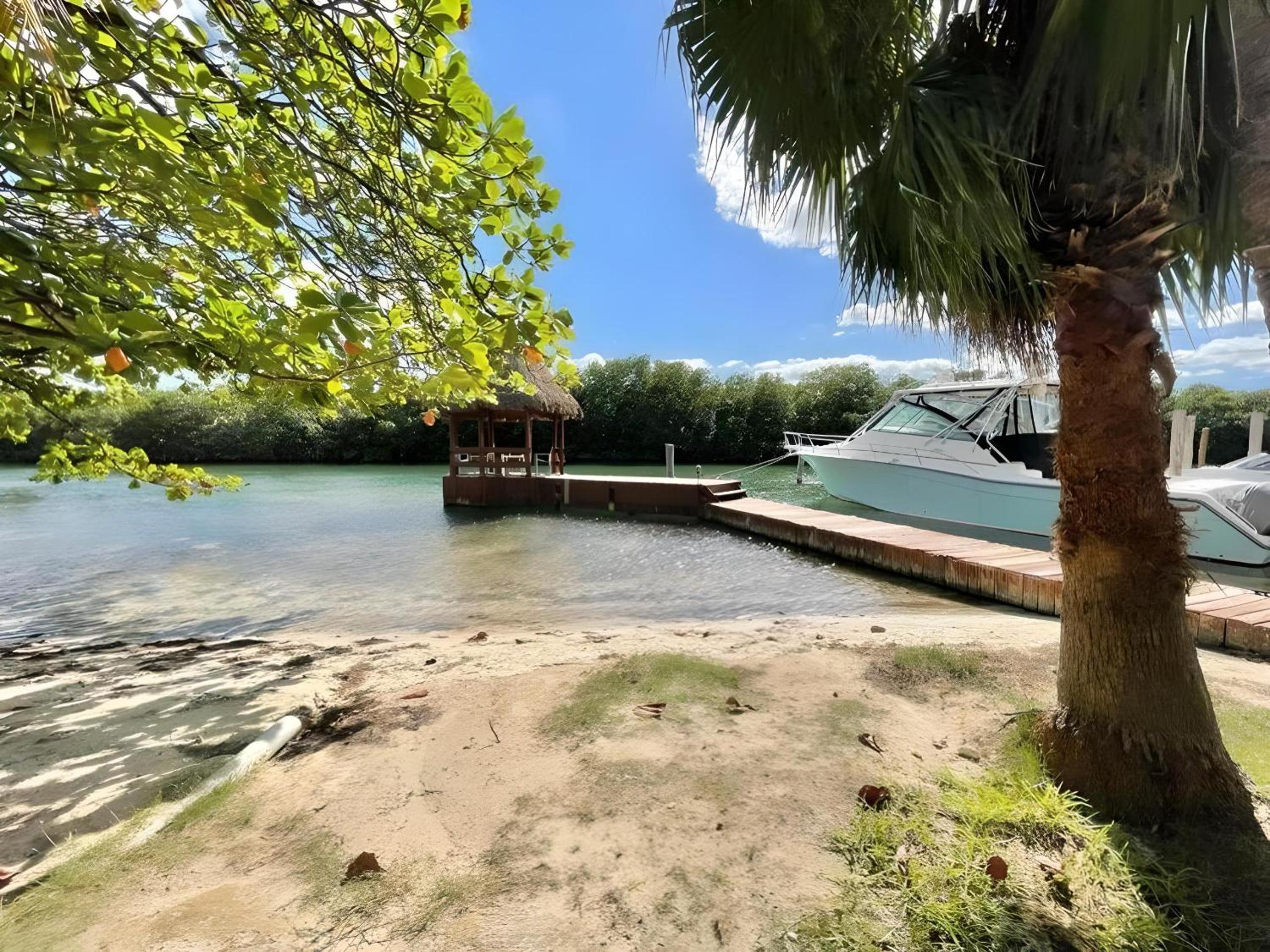 Private Villa By Andani