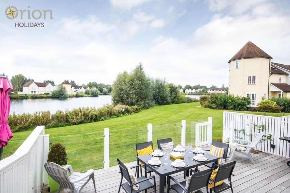 Windrush Lake 88, Waterside view 3