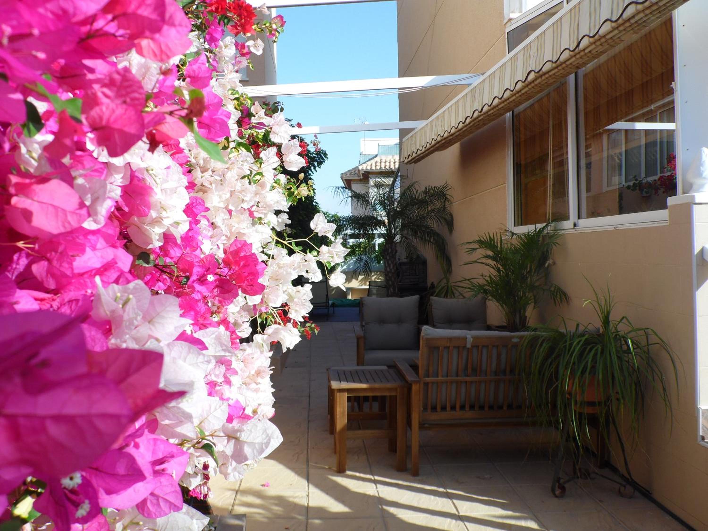 Villa La Zenia, Private pool, 10min walk to La Zenia Beach, for 6 people