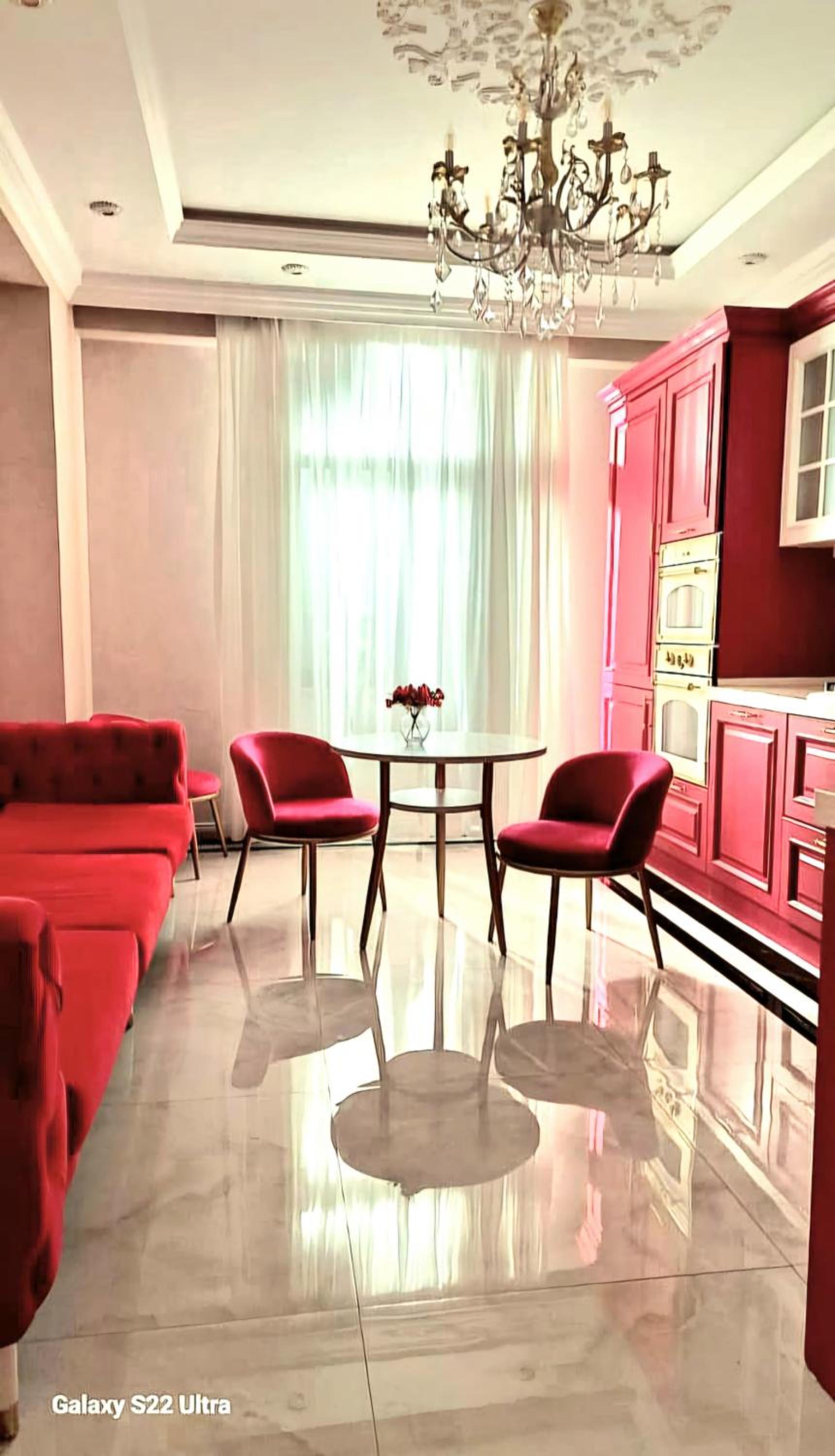 Apartment in the center, with 2 bedrooms!