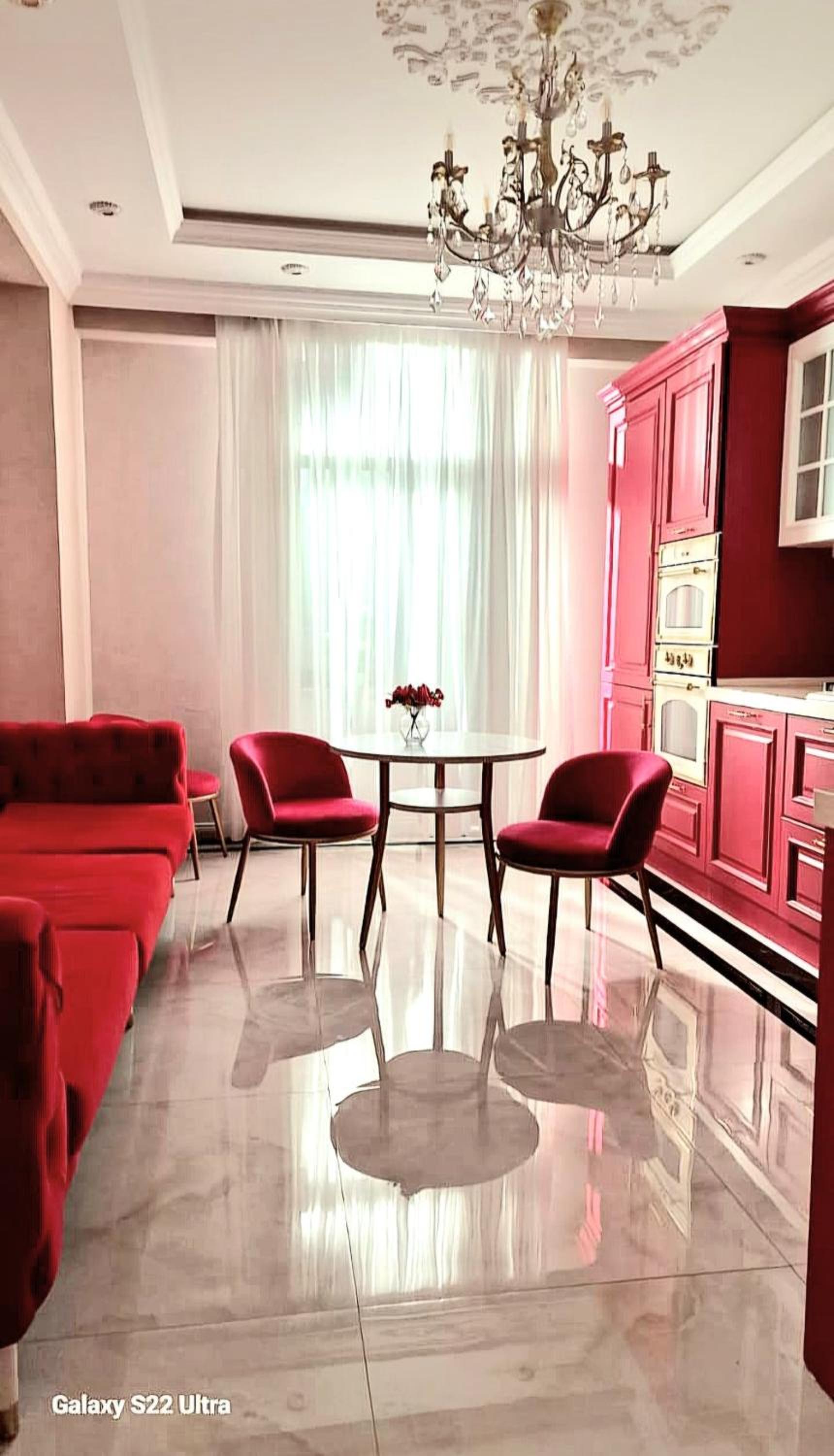 Apartment in the center, with 2 bedrooms!