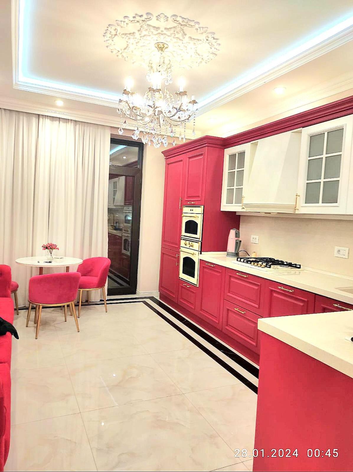 Apartment in the center, with 2 bedrooms!