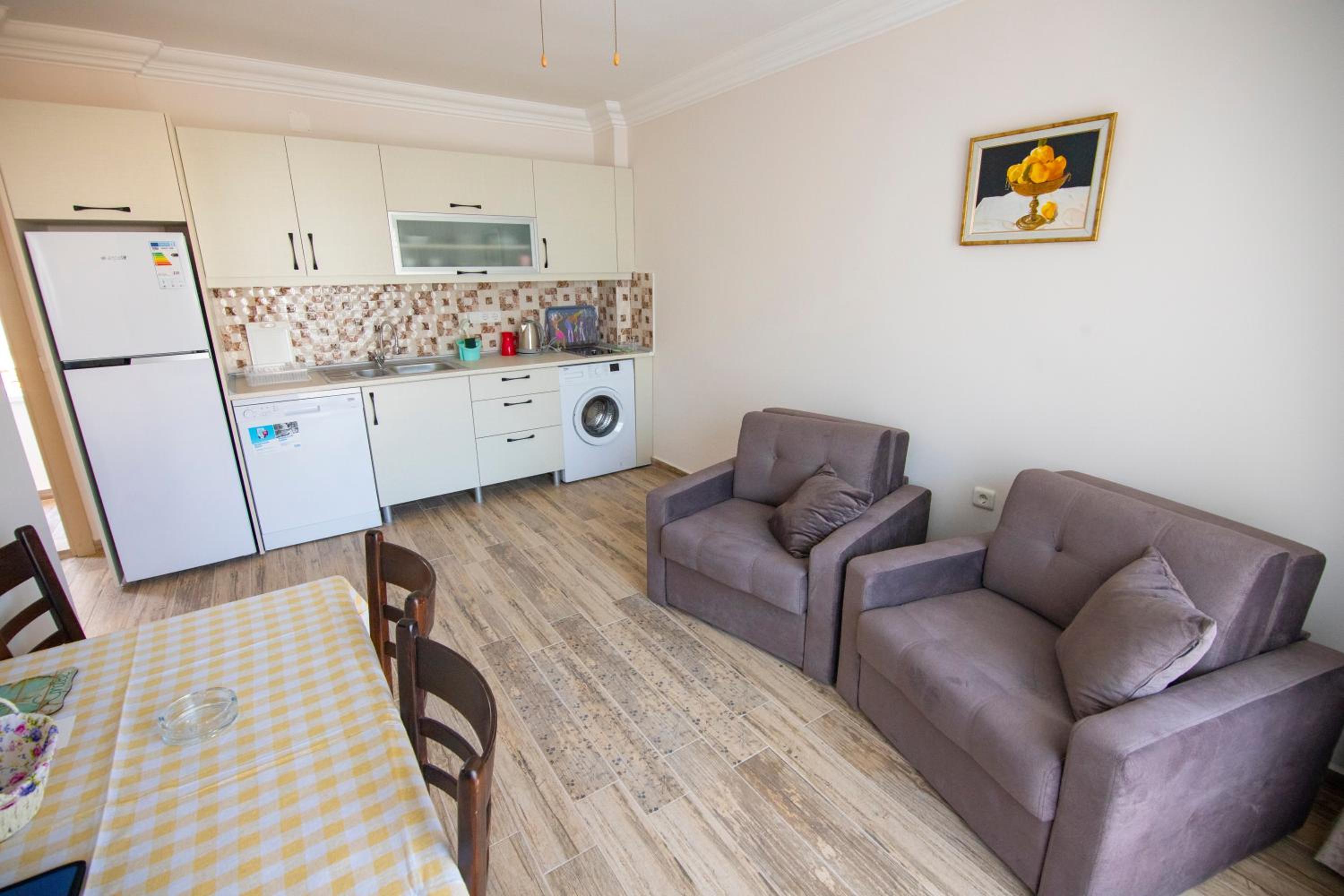 Diplomat Suites