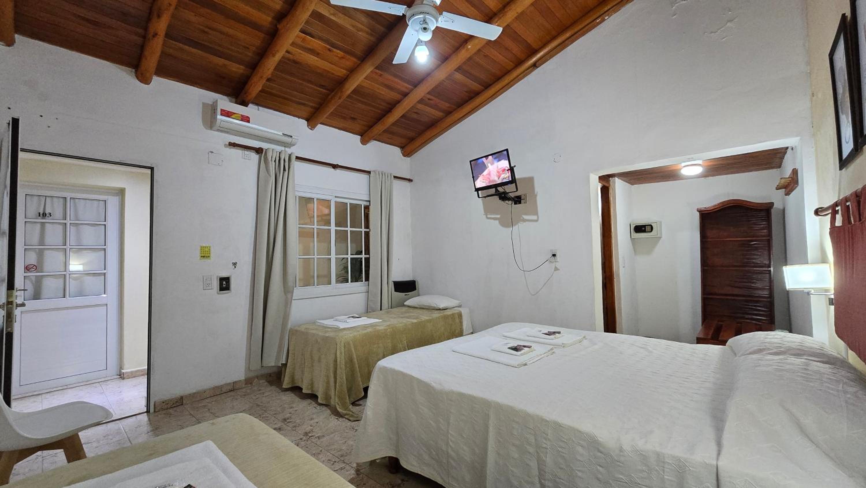 Hotel Arenas Blancas