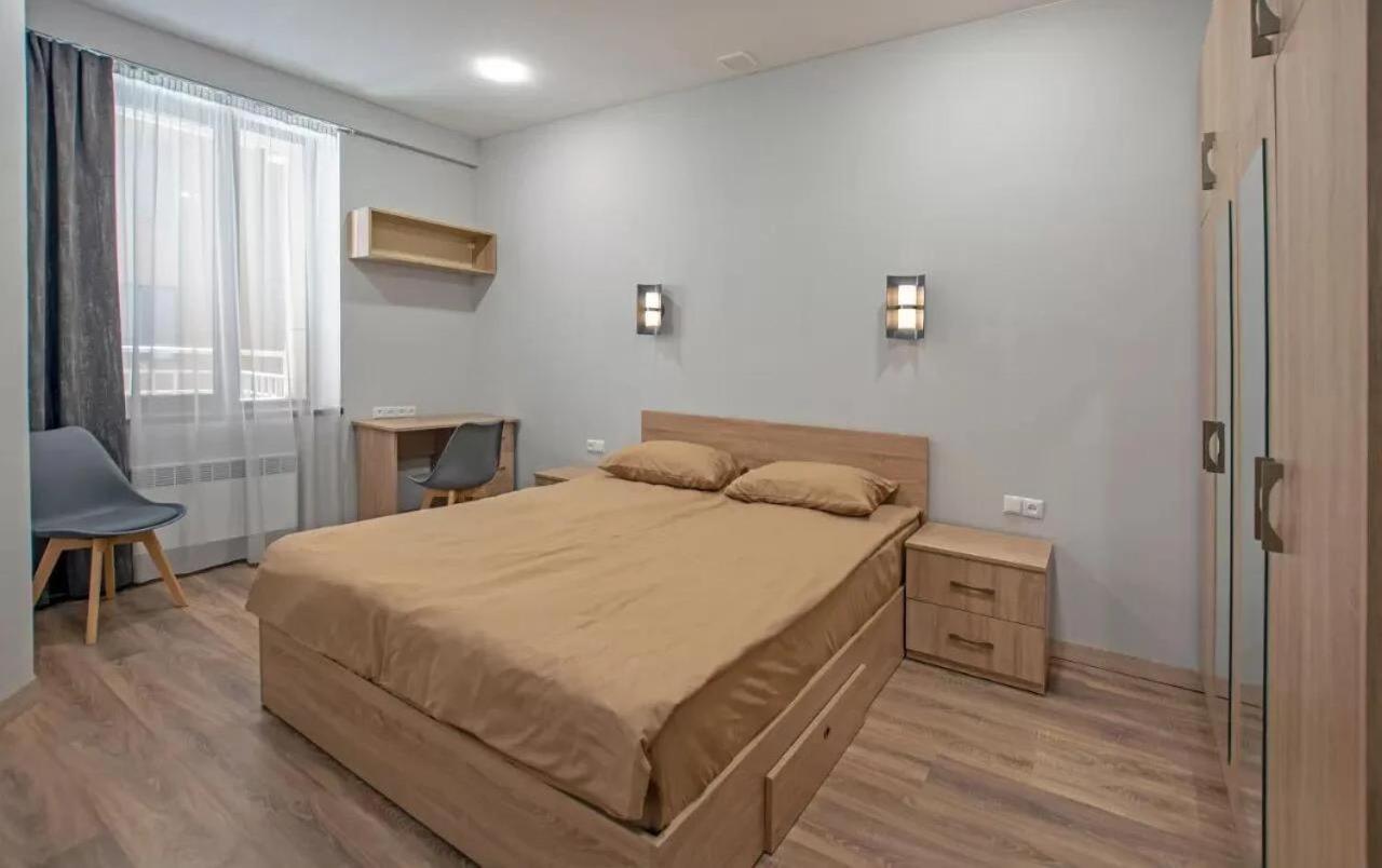 Fancy Modern 1 bedroom , New Building, Middle of City Center , Buzand Street