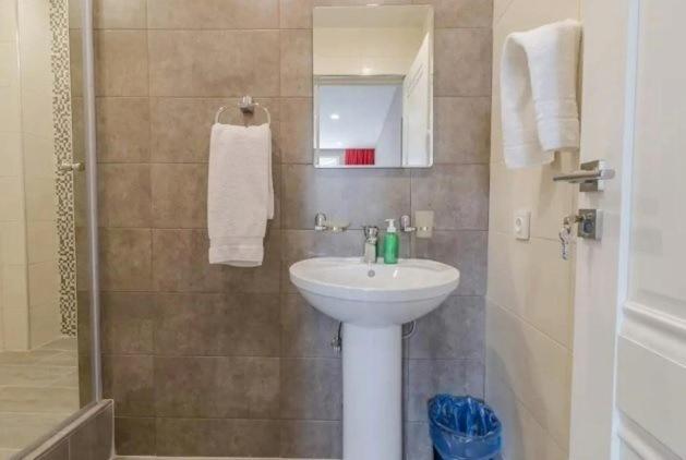 City Center, Modern 2Bedroom and 2Bathroom and Stunning View