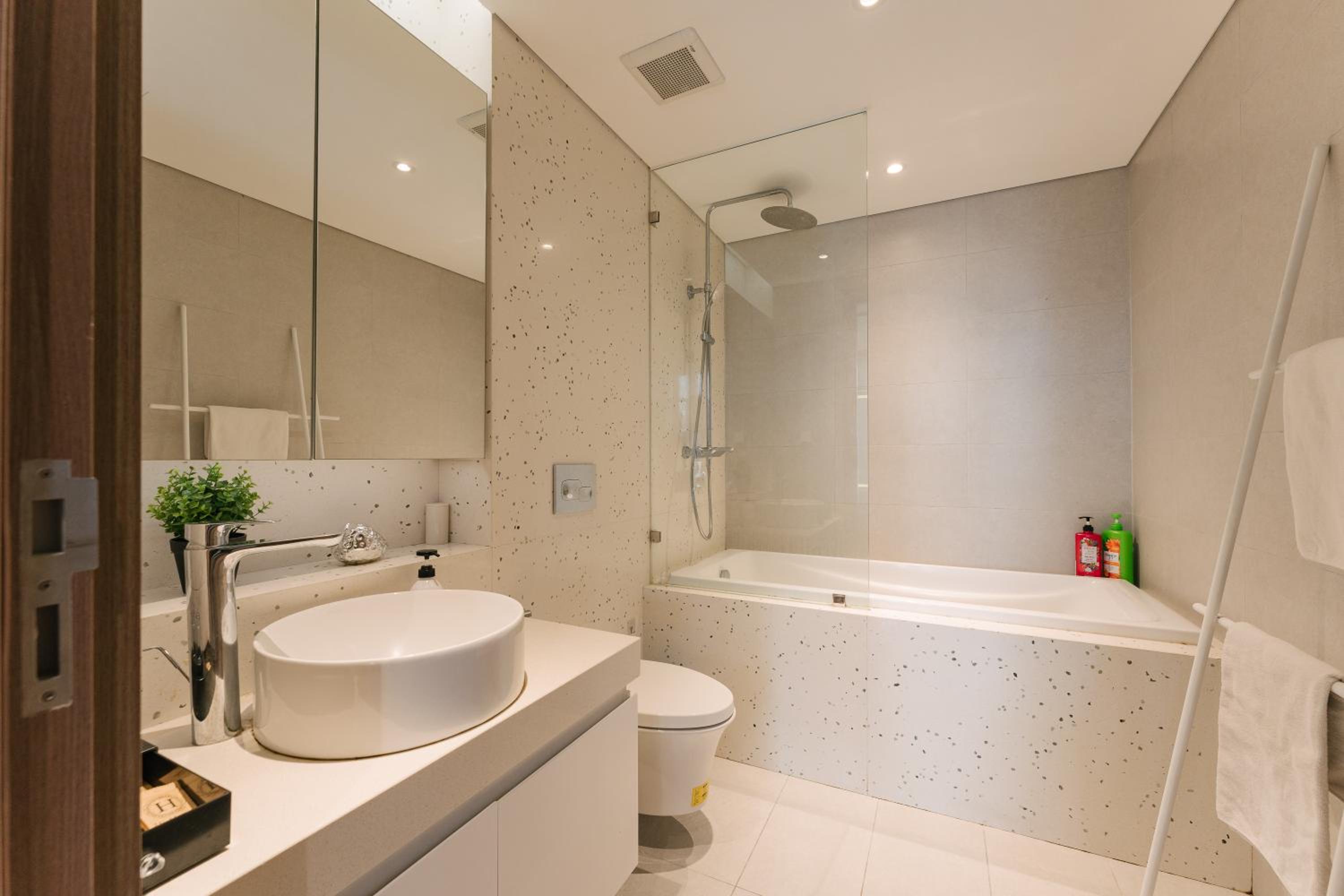 Vinhomes Metropolis Hanoi - South Land