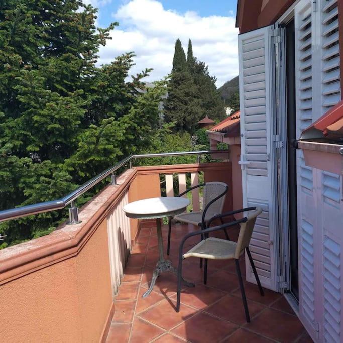 Apartment Mimica