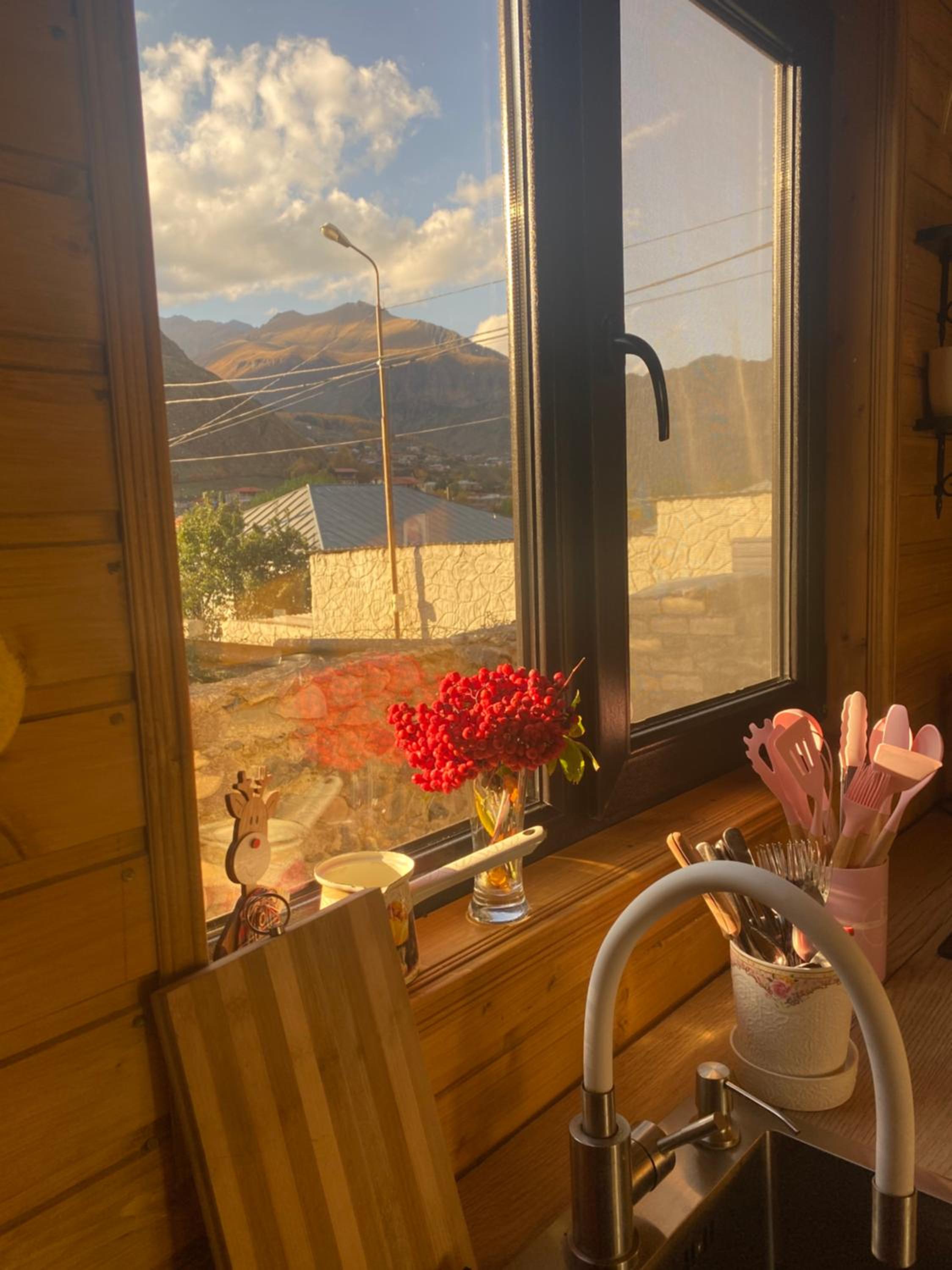 Sunny side cottage view 4