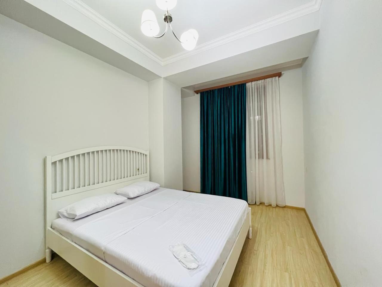 Top Location City Center, Modern Large Apartment with Separate Spacious Living room and Kitchen, Balcony and 2 Bedrooms