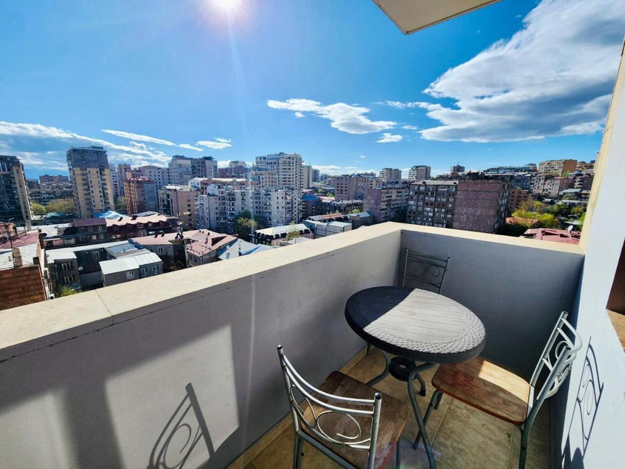 Top Location City Center, Modern Large Apartment with Separate Spacious Living room and Kitchen, Balcony and 2 Bedrooms