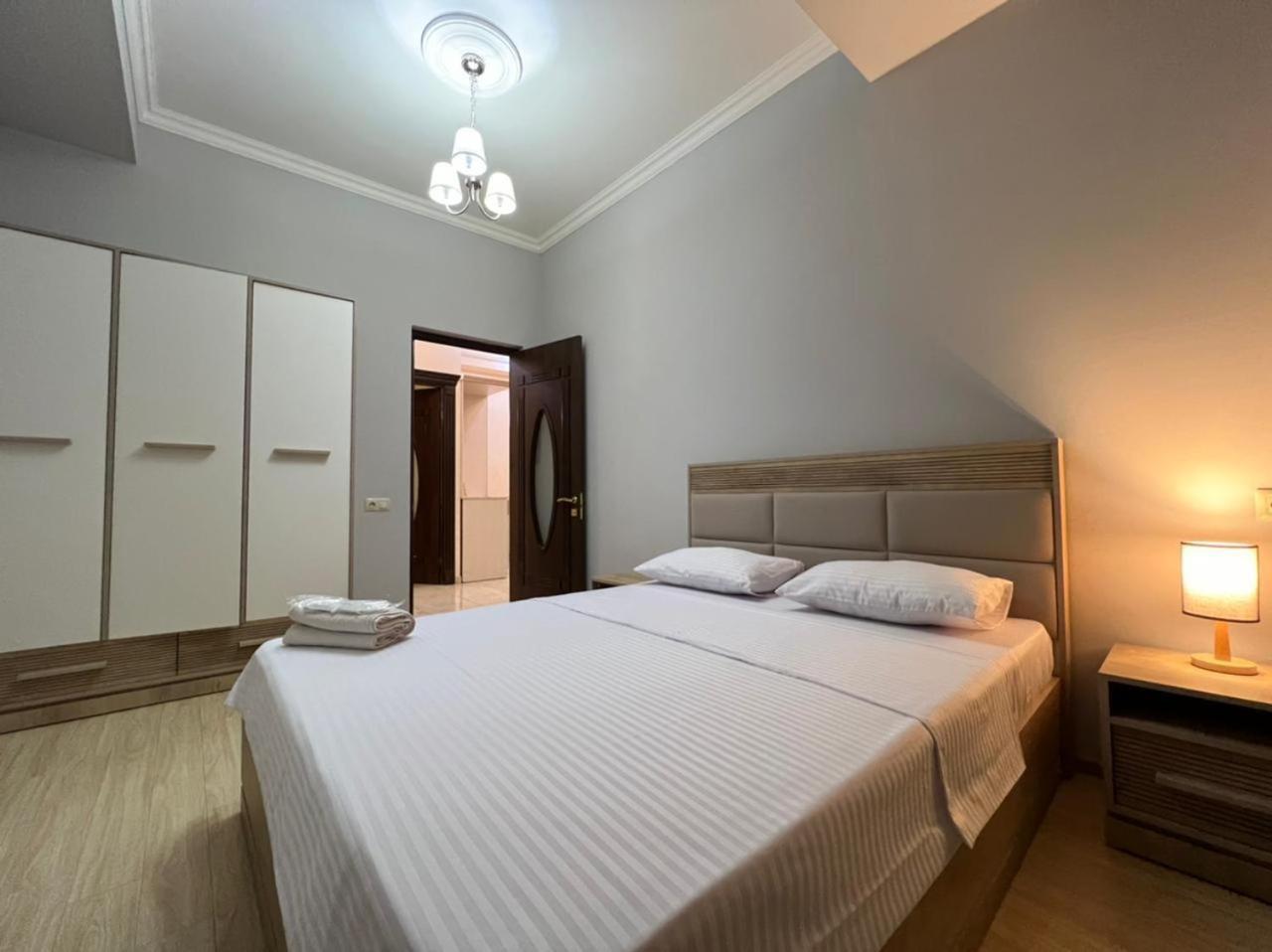 Top Location City Center, Modern Large Apartment with Separate Spacious Living room and Kitchen, Balcony and 2 Bedrooms