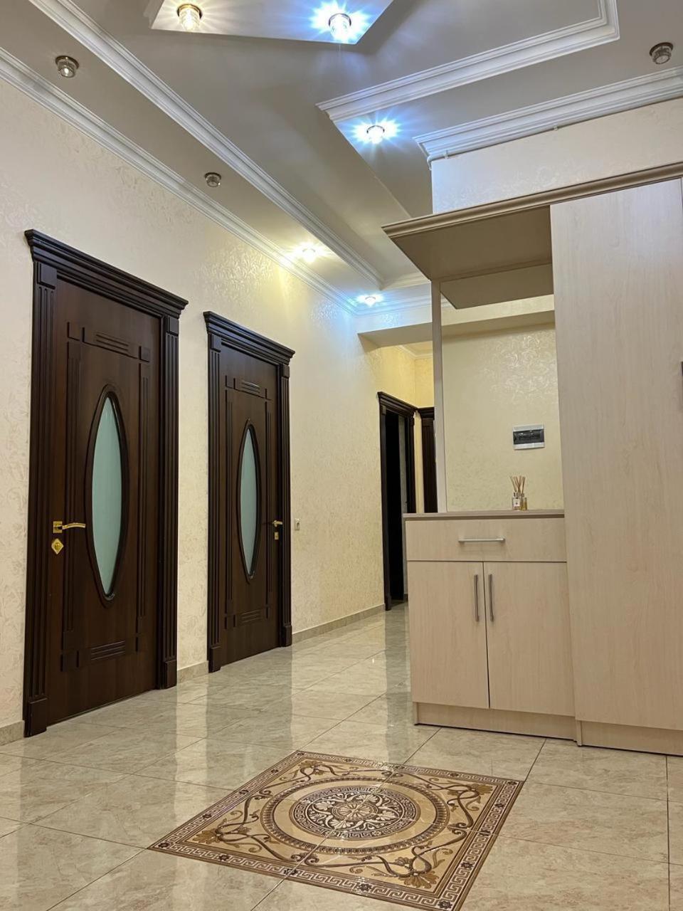Top Location City Center, Modern Large Apartment with Separate Spacious Living room and Kitchen, Balcony and 2 Bedrooms