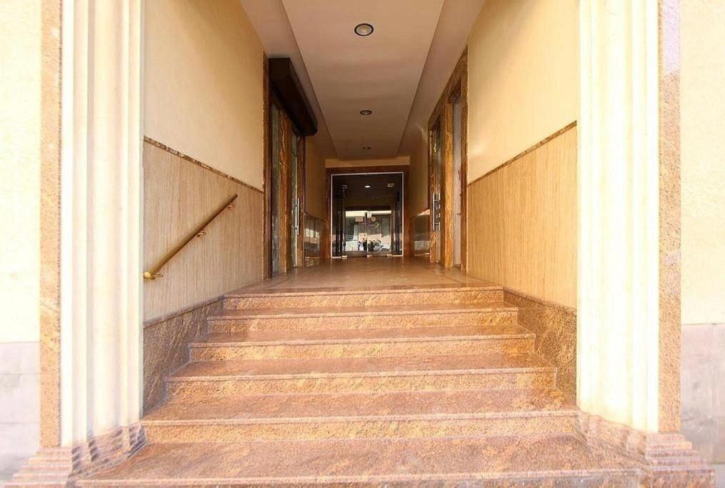 Top Location City Center, Modern Large Apartment with Separate Spacious Living room and Kitchen, Balcony and 2 Bedrooms