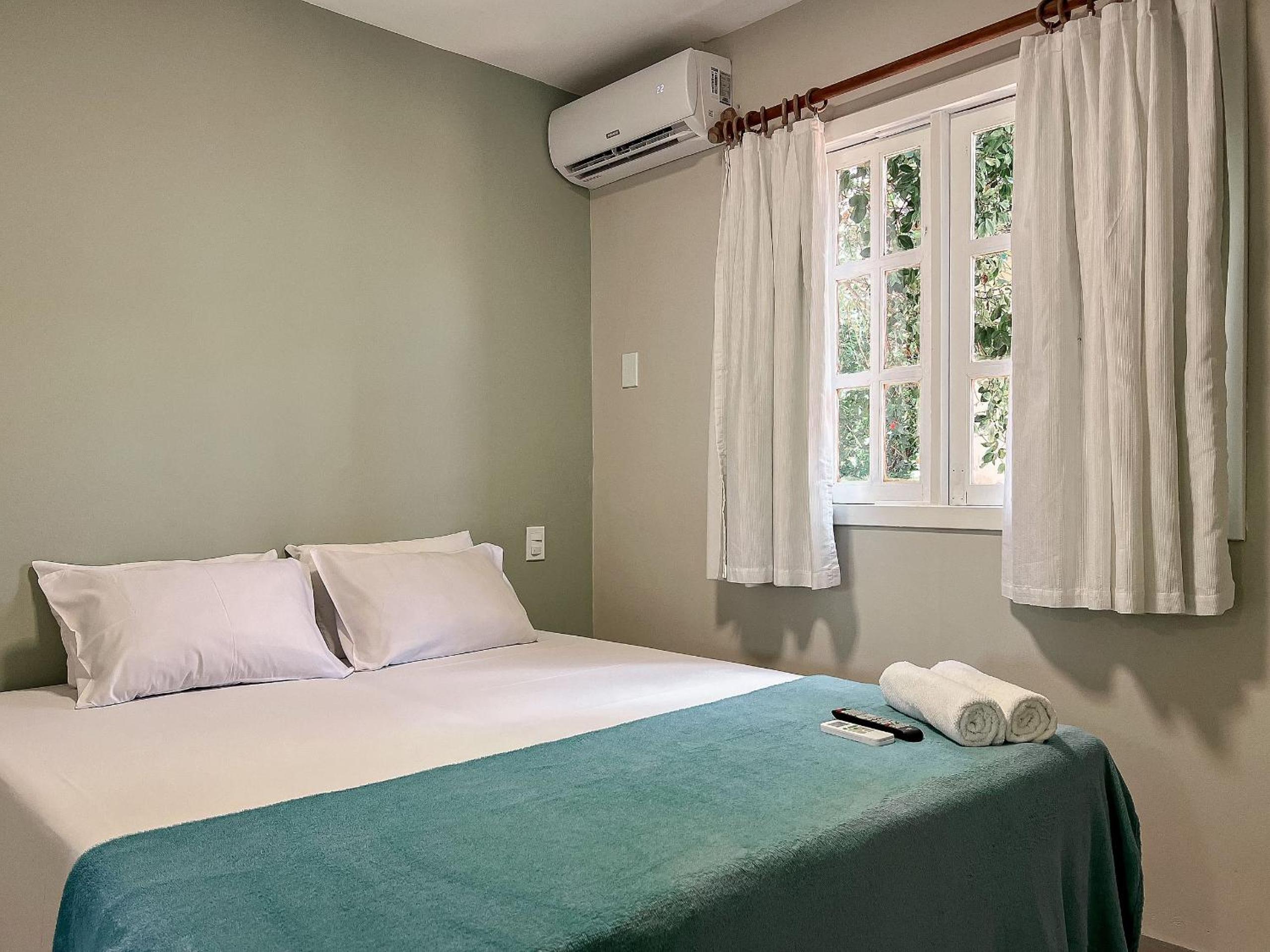 Casas com 2 ou 3 suítes (todas com ar split), com internet privativa 300MBPSno Residencial Nazareth, localizado a aproximadamente 80m da praia de Taperapuã
