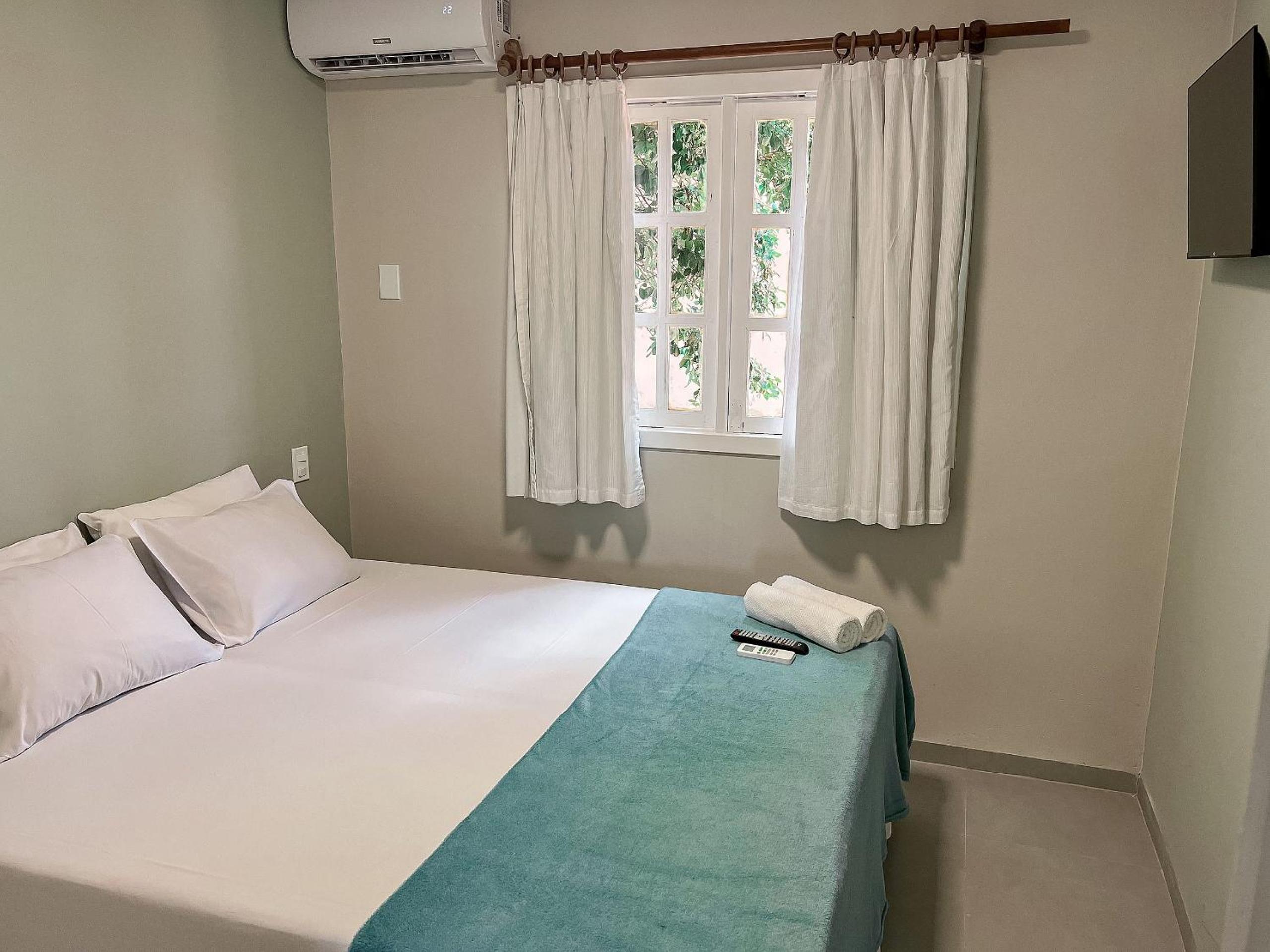Casas com 2 ou 3 suítes (todas com ar split), com internet privativa 300MBPSno Residencial Nazareth, localizado a aproximadamente 80m da praia de Taperapuã