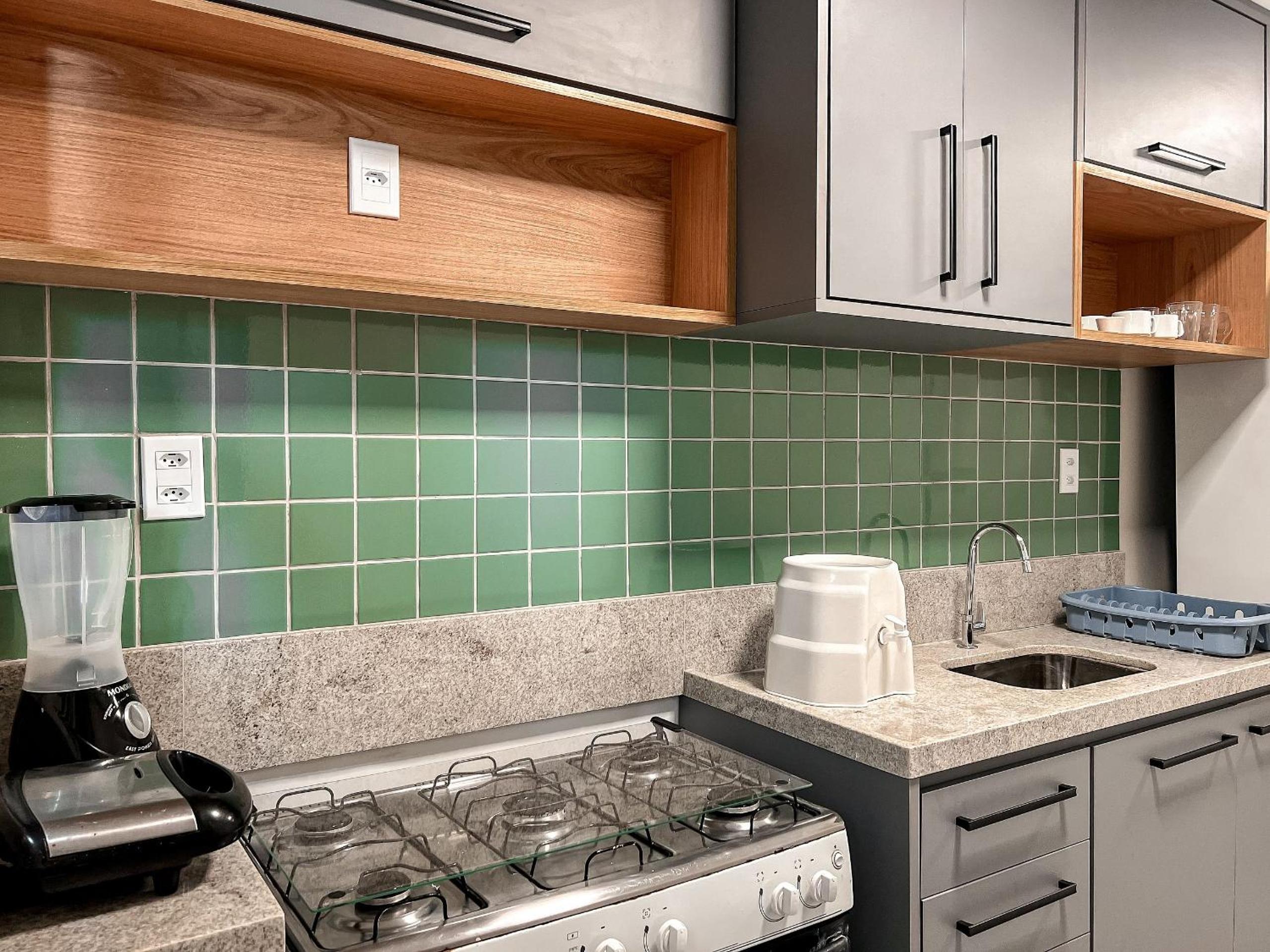 Casas com 2 ou 3 suítes (todas com ar split), com internet privativa 300MBPSno Residencial Nazareth, localizado a aproximadamente 80m da praia de Taperapuã