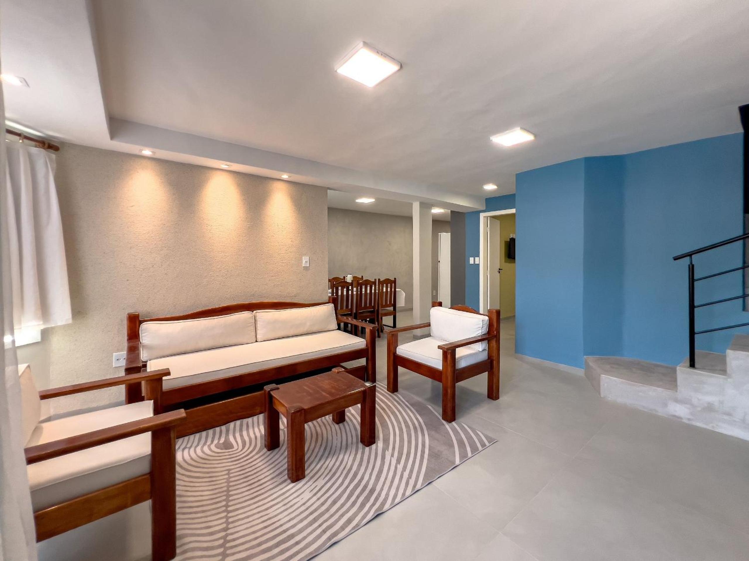 Casas com 2 ou 3 suítes (todas com ar split), com internet privativa 300MBPSno Residencial Nazareth, localizado a aproximadamente 80m da praia de Taperapuã