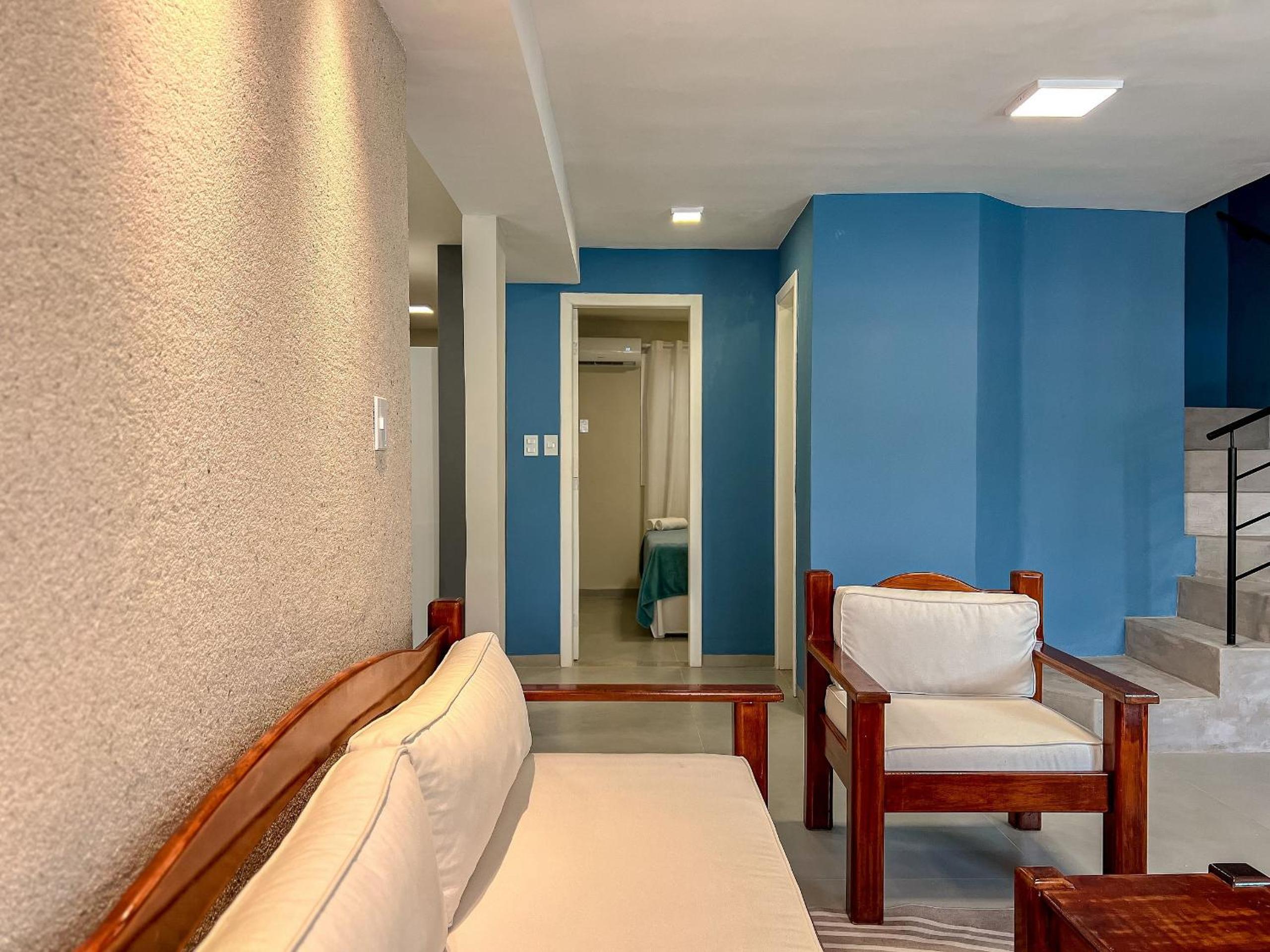 Casas com 2 ou 3 suítes (todas com ar split), com internet privativa 300MBPSno Residencial Nazareth, localizado a aproximadamente 80m da praia de Taperapuã