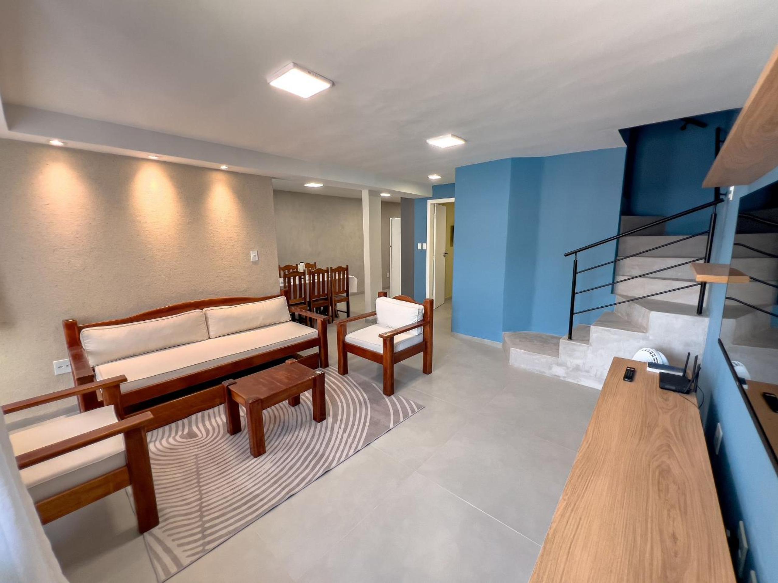 Casas com 2 ou 3 suítes (todas com ar split), com internet privativa 300MBPSno Residencial Nazareth, localizado a aproximadamente 80m da praia de Taperapuã