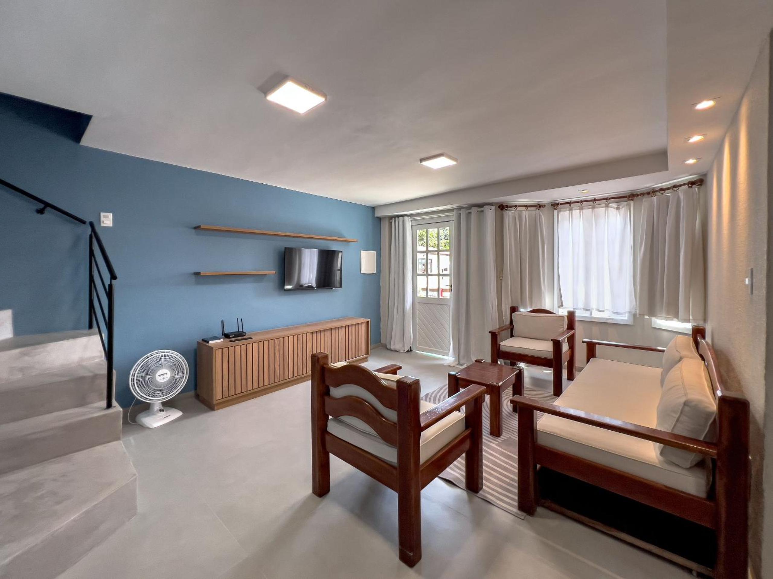 Casas com 2 ou 3 suítes (todas com ar split), com internet privativa 300MBPSno Residencial Nazareth, localizado a aproximadamente 80m da praia de Taperapuã