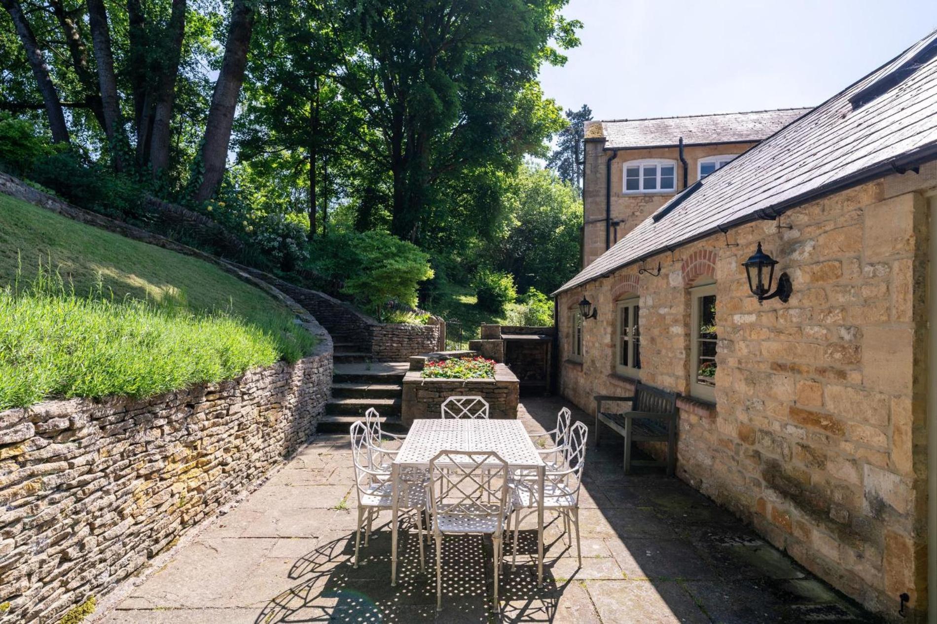 The Millstream 3 bedroom in the Cotswolds view 3