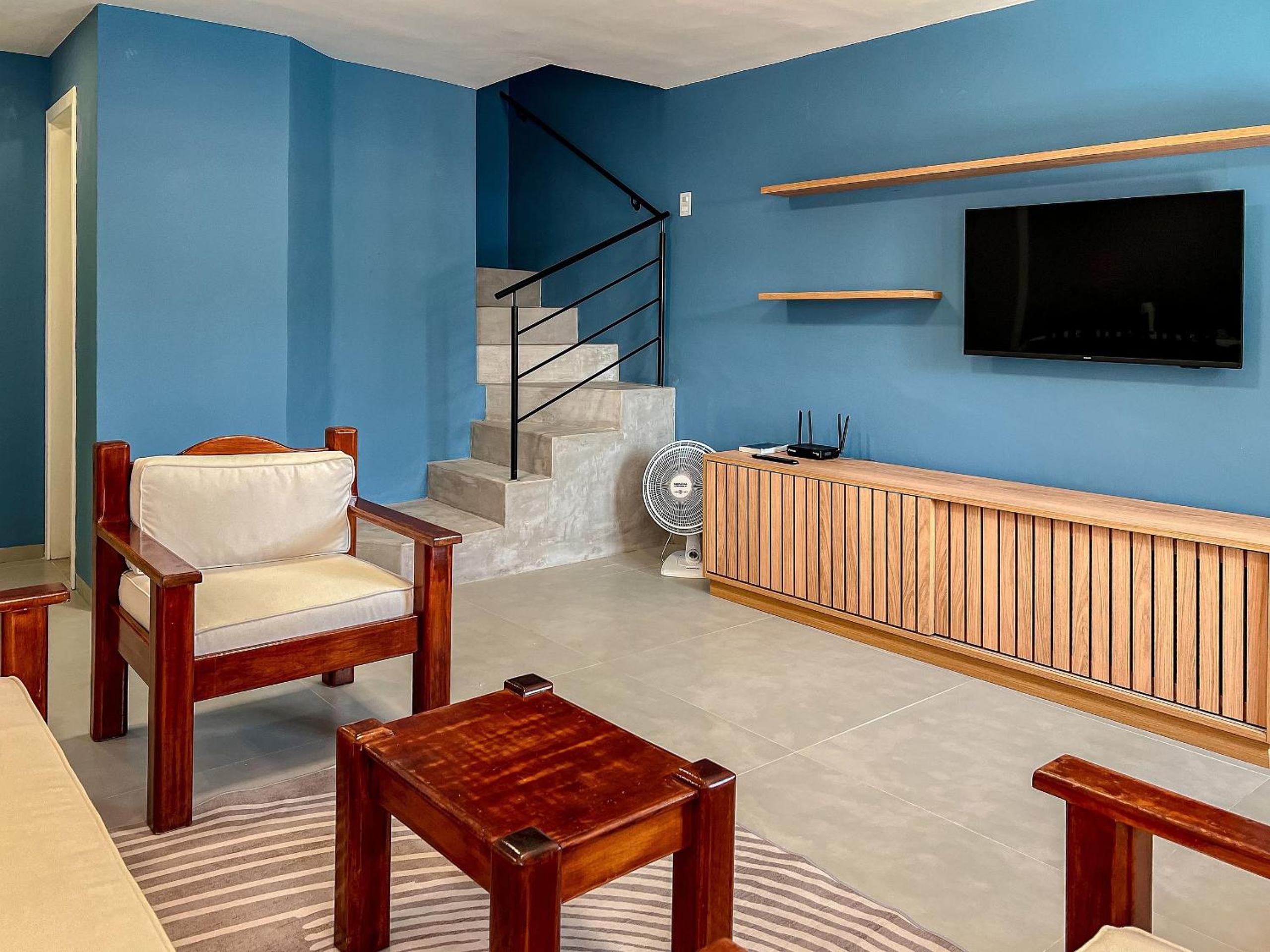 Casas com 2 ou 3 suítes (todas com ar split), com internet privativa 300MBPSno Residencial Nazareth, localizado a aproximadamente 80m da praia de Taperapuã