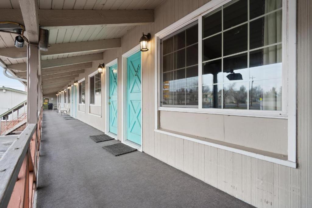 Silver Spur Motel