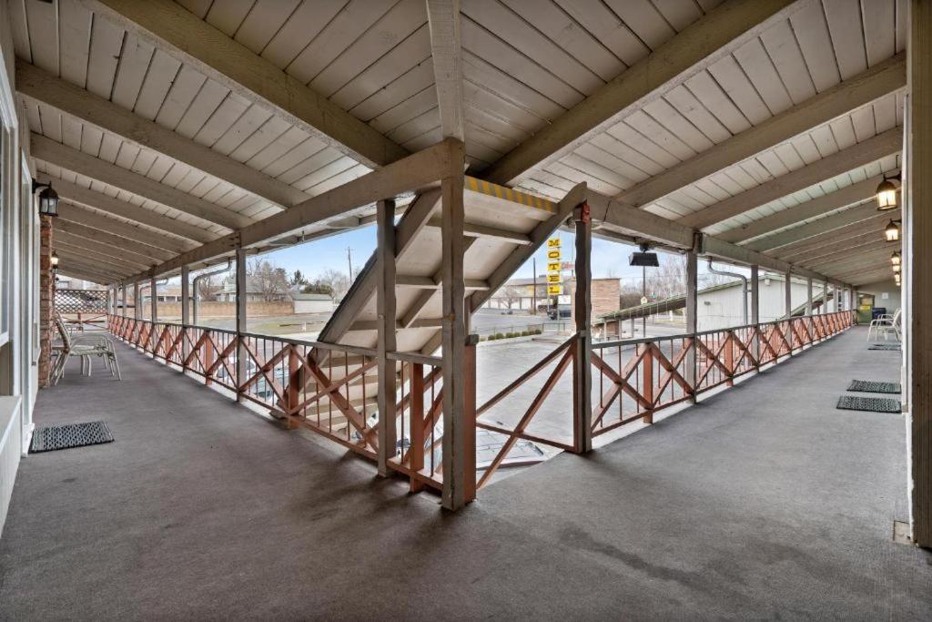 Silver Spur Motel