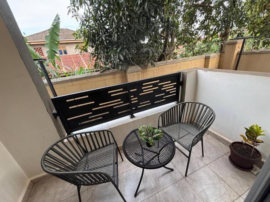 Modern Cozy Flat Central Kampala view 4