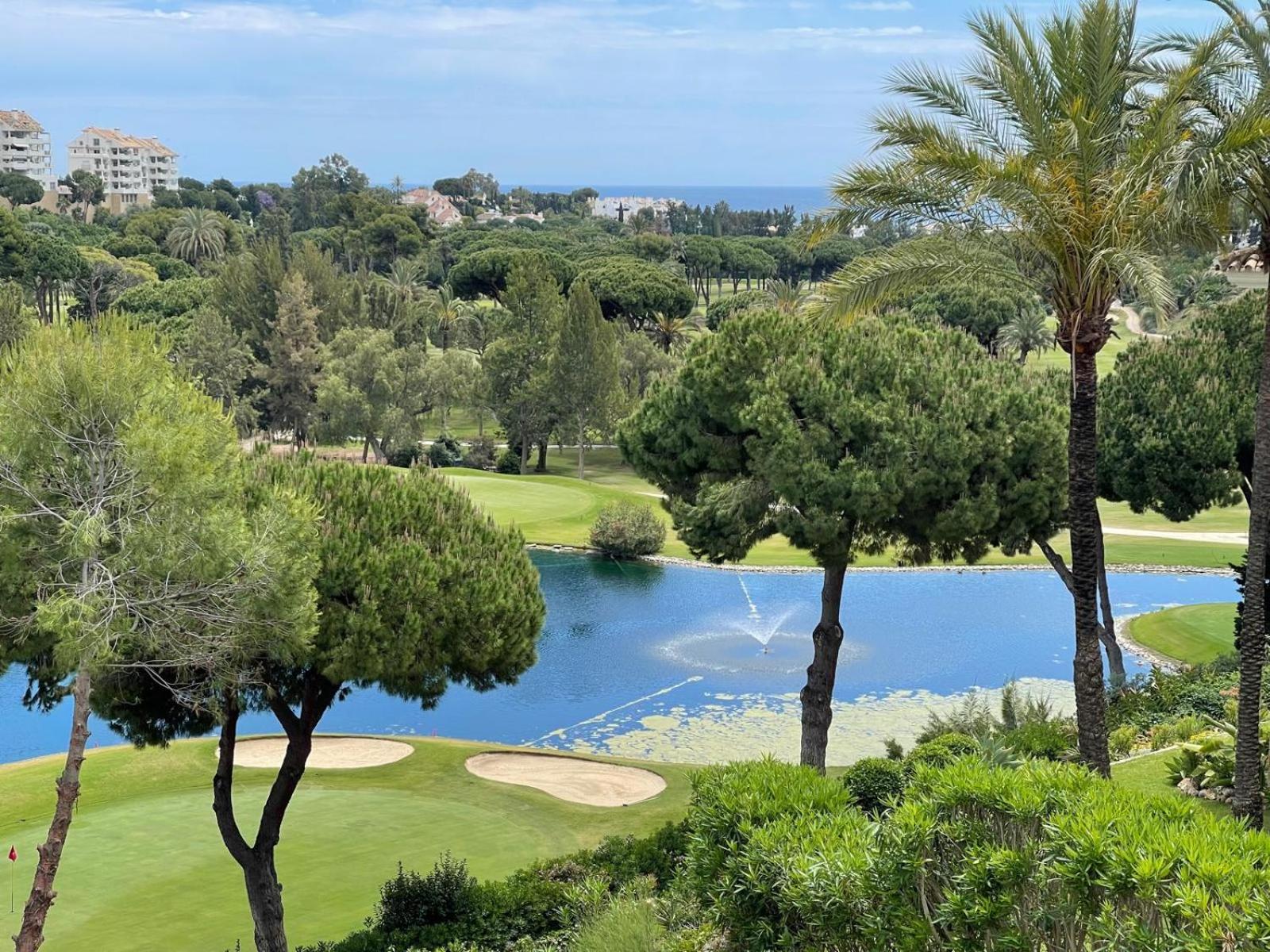 Golf Villa in Marbella, Frontline Golfvilla in RioReal Golf