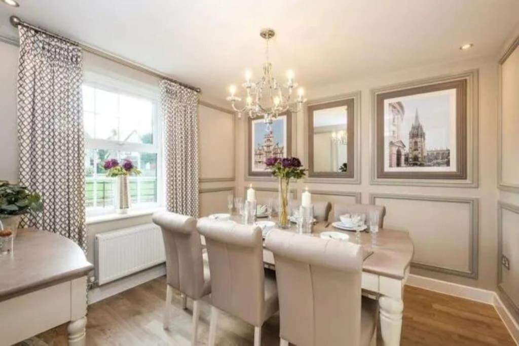 Luxury 5-Bedroom Retreat Garden view 2
