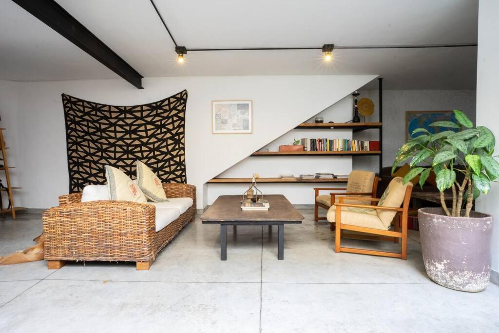 Colonial Villa in Laureles, Unique&Special House