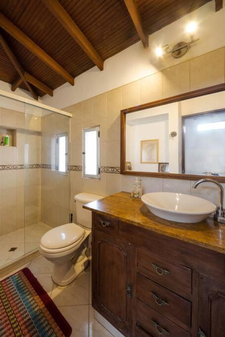 Colonial Villa in Laureles, Unique&Special House