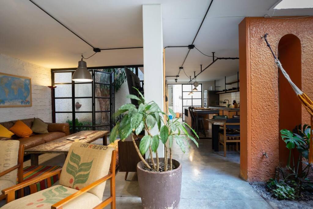 Colonial Villa in Laureles, Unique&Special House