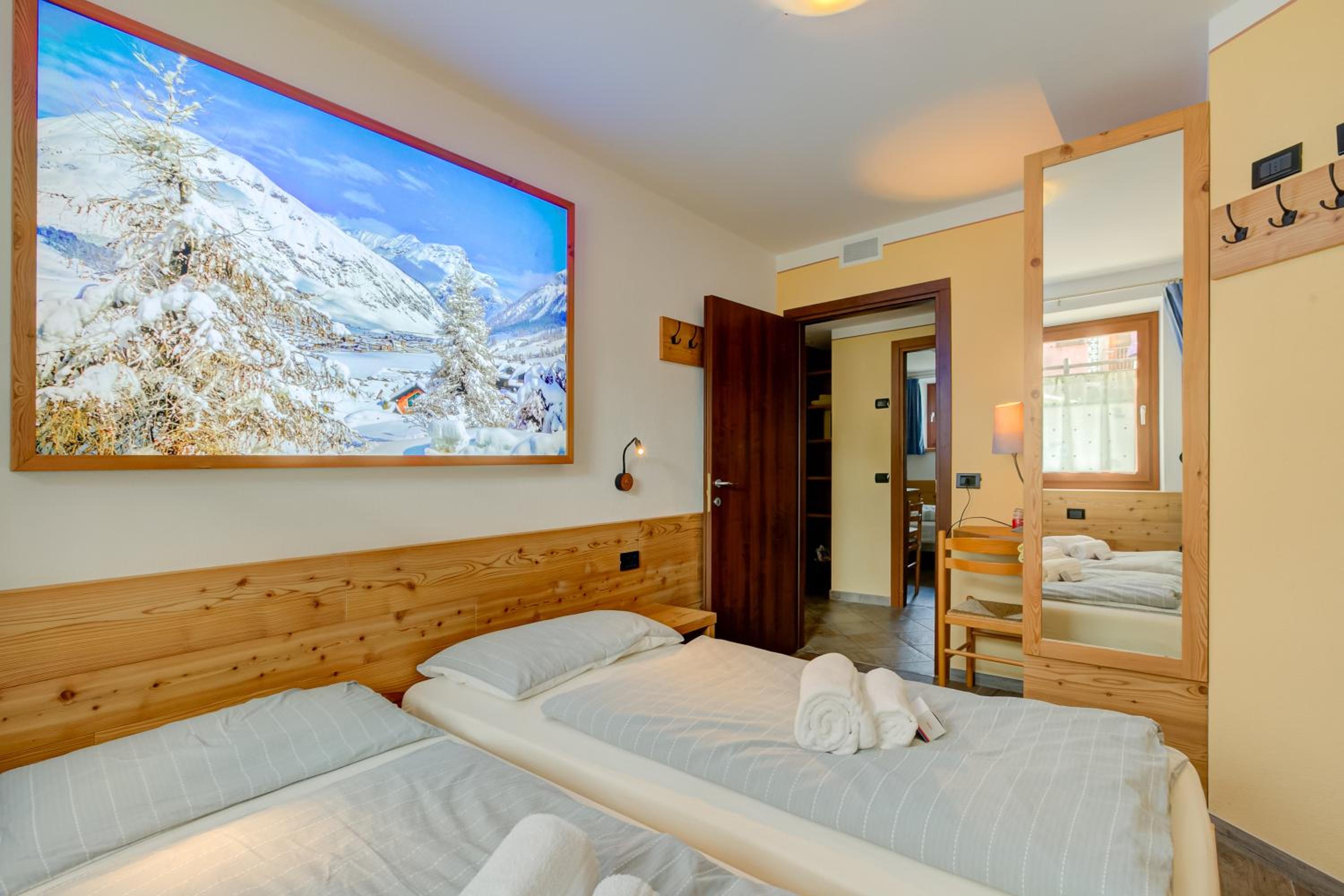 Italia 2 Ski in-Ski out 50m - Happy Rentals view 4