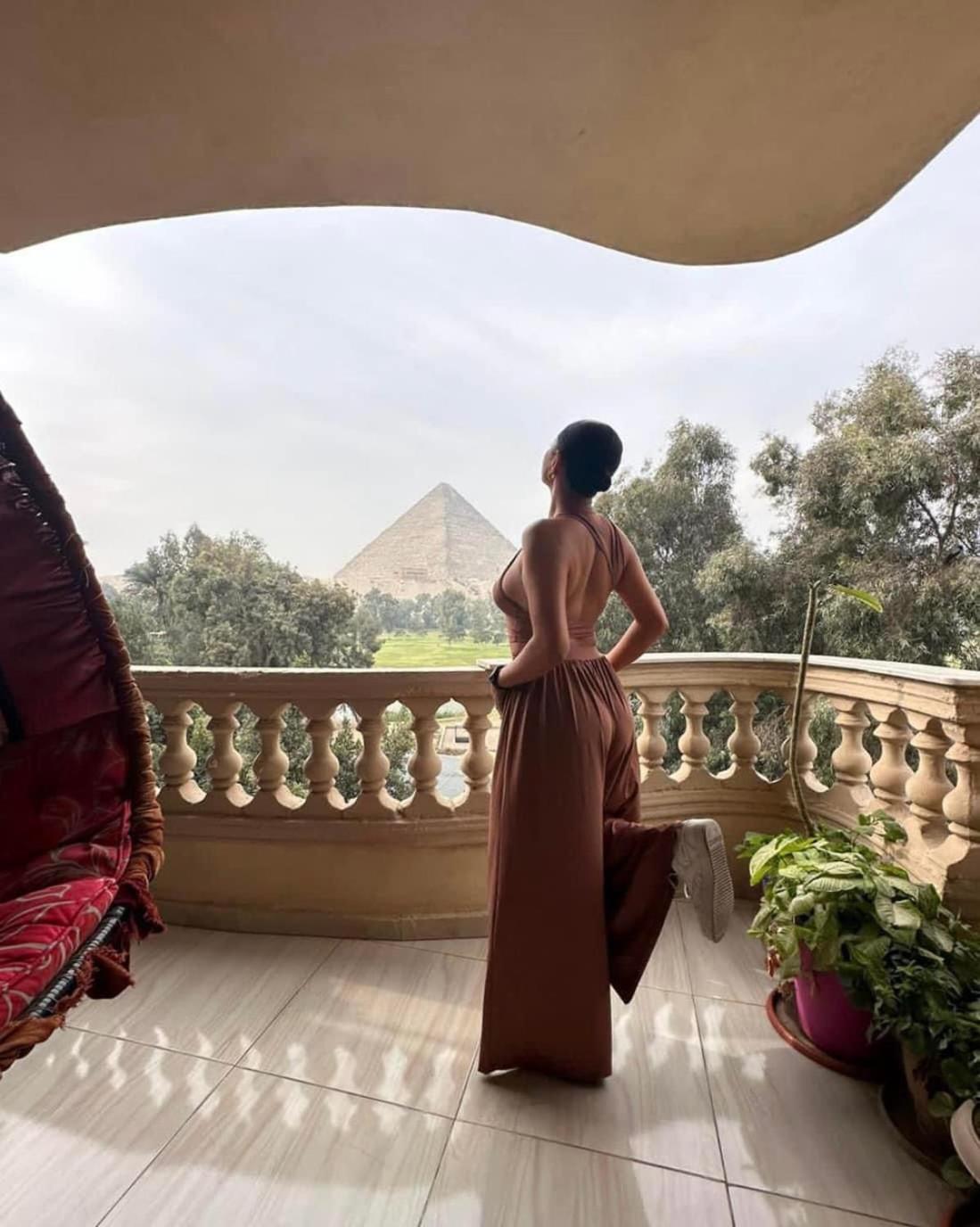 Pyramids Golf view suites