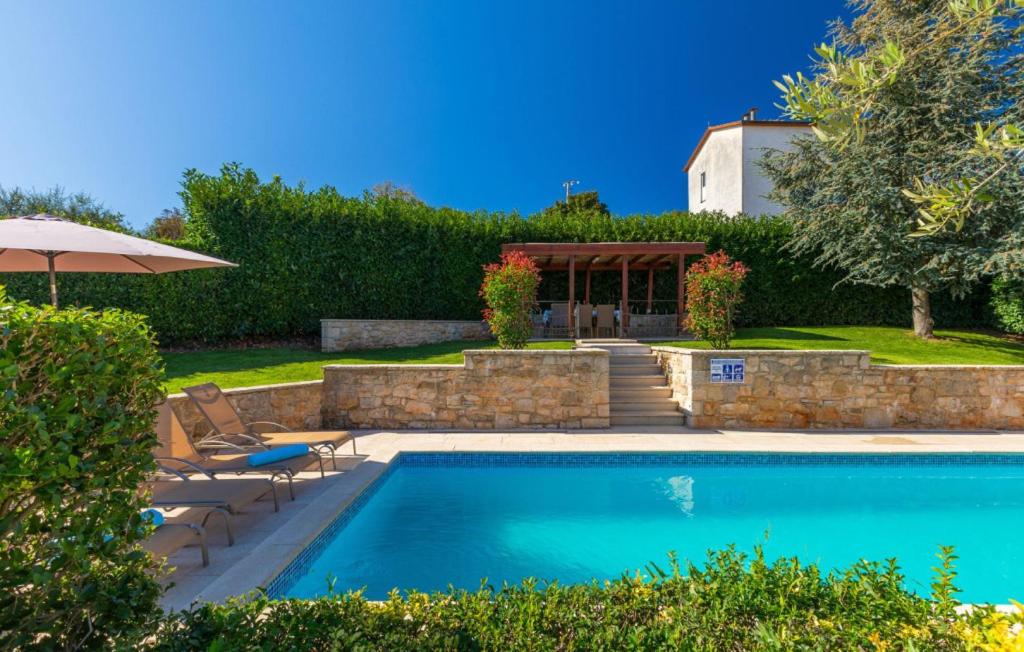 Beautiful Villa Parenzana with pool in Vizinada view 3