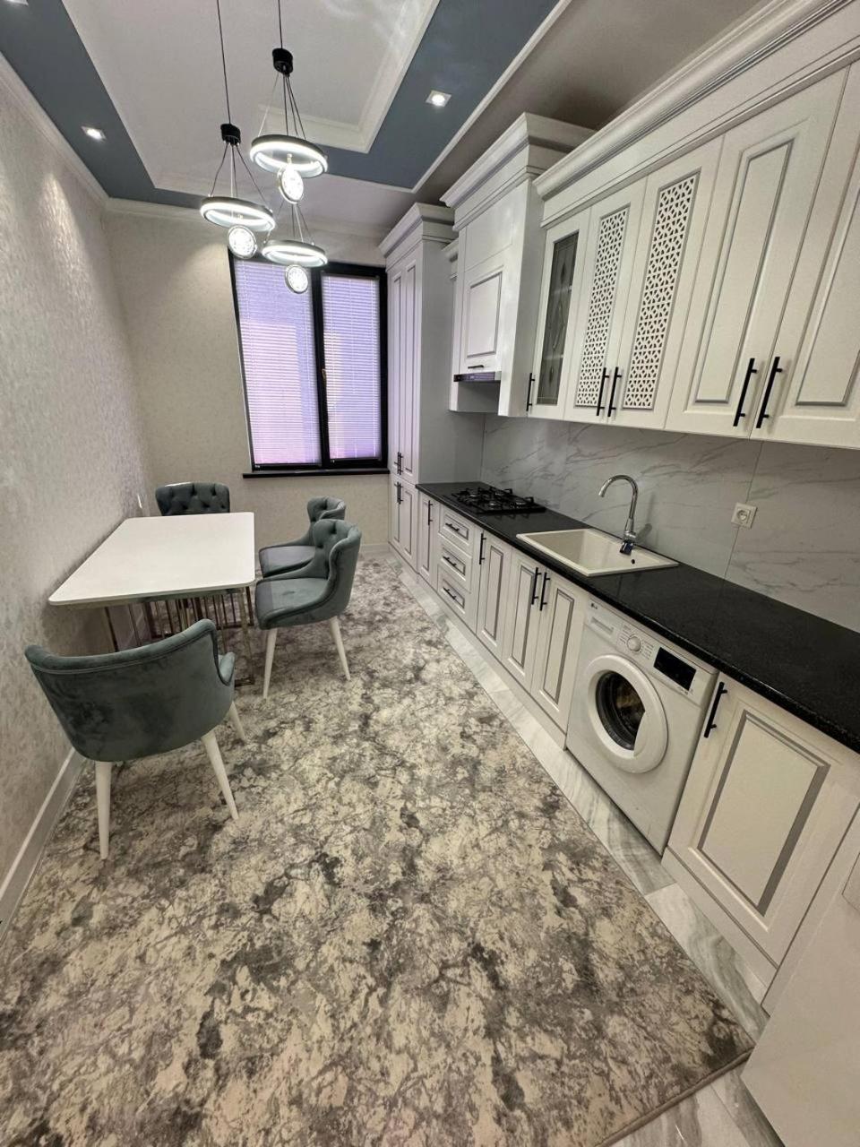 IDEAL Apartments