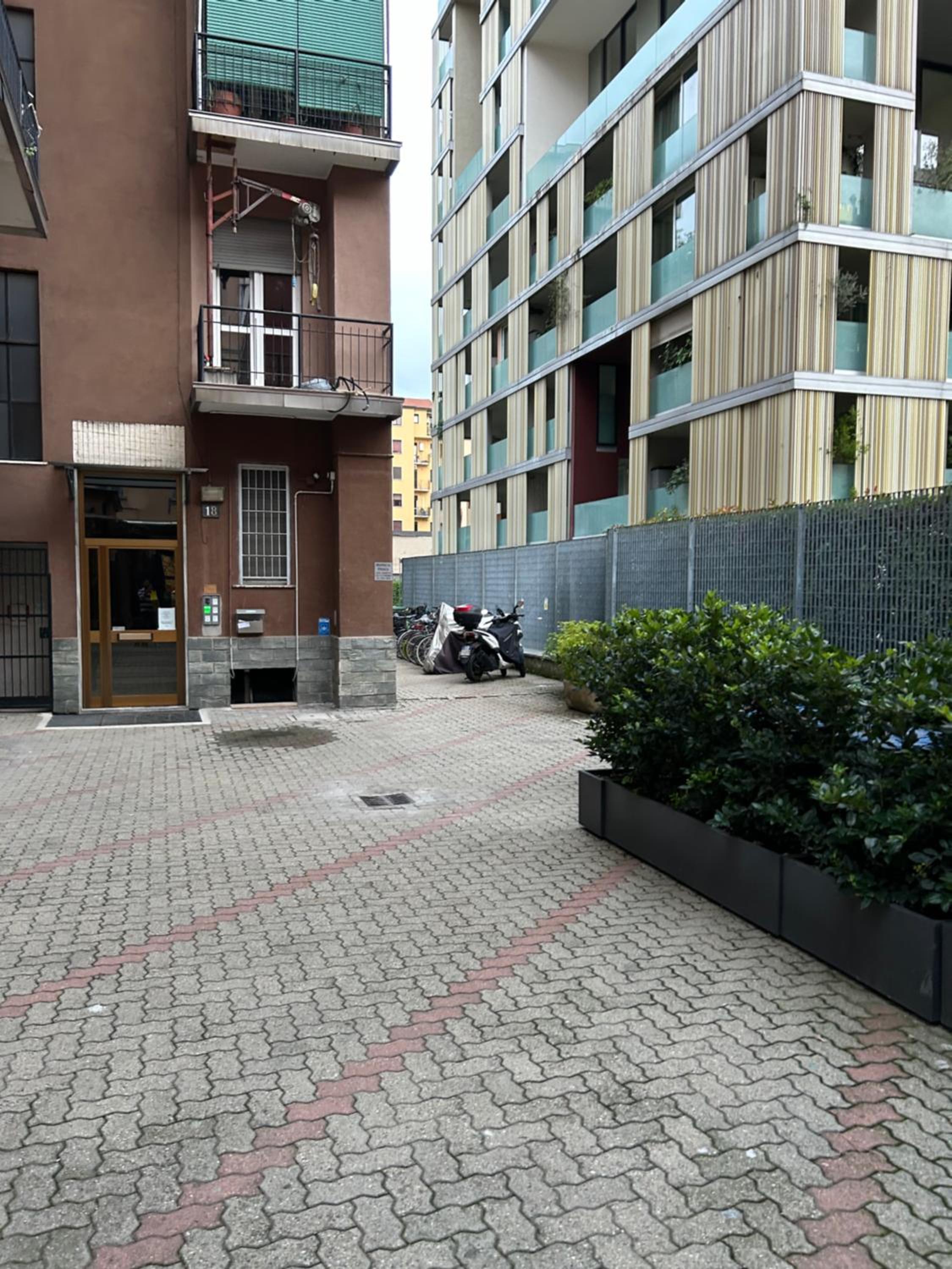 Chiara Guest House 18 - M4 Metro blu