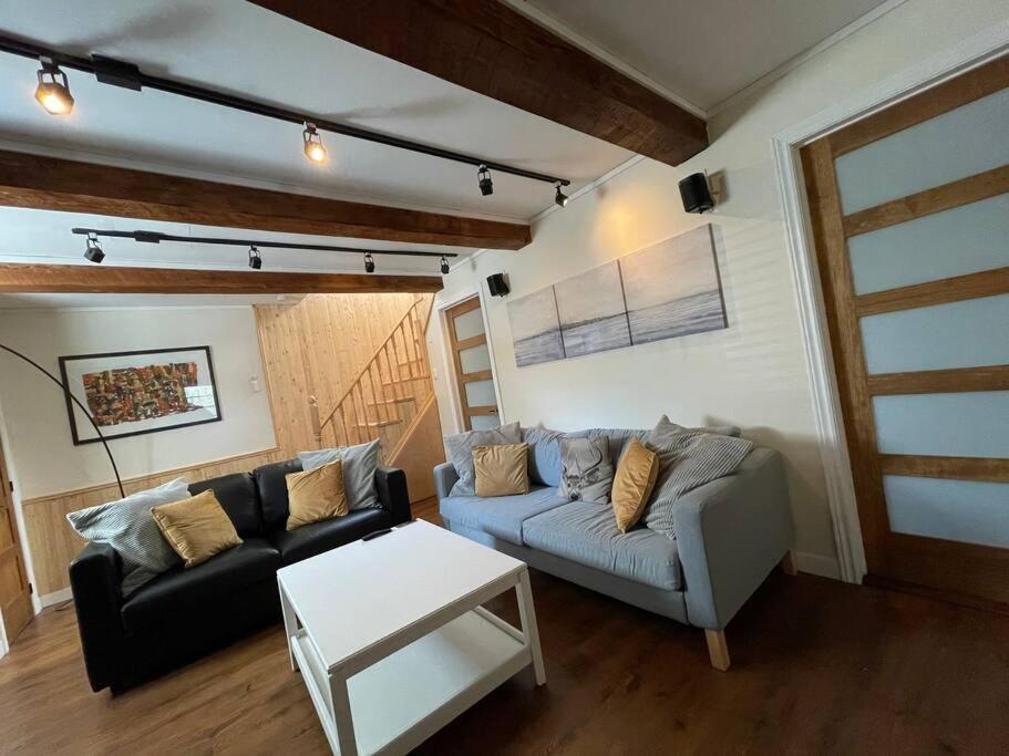 Ty-Llyn - Lakeside Spa Retreat