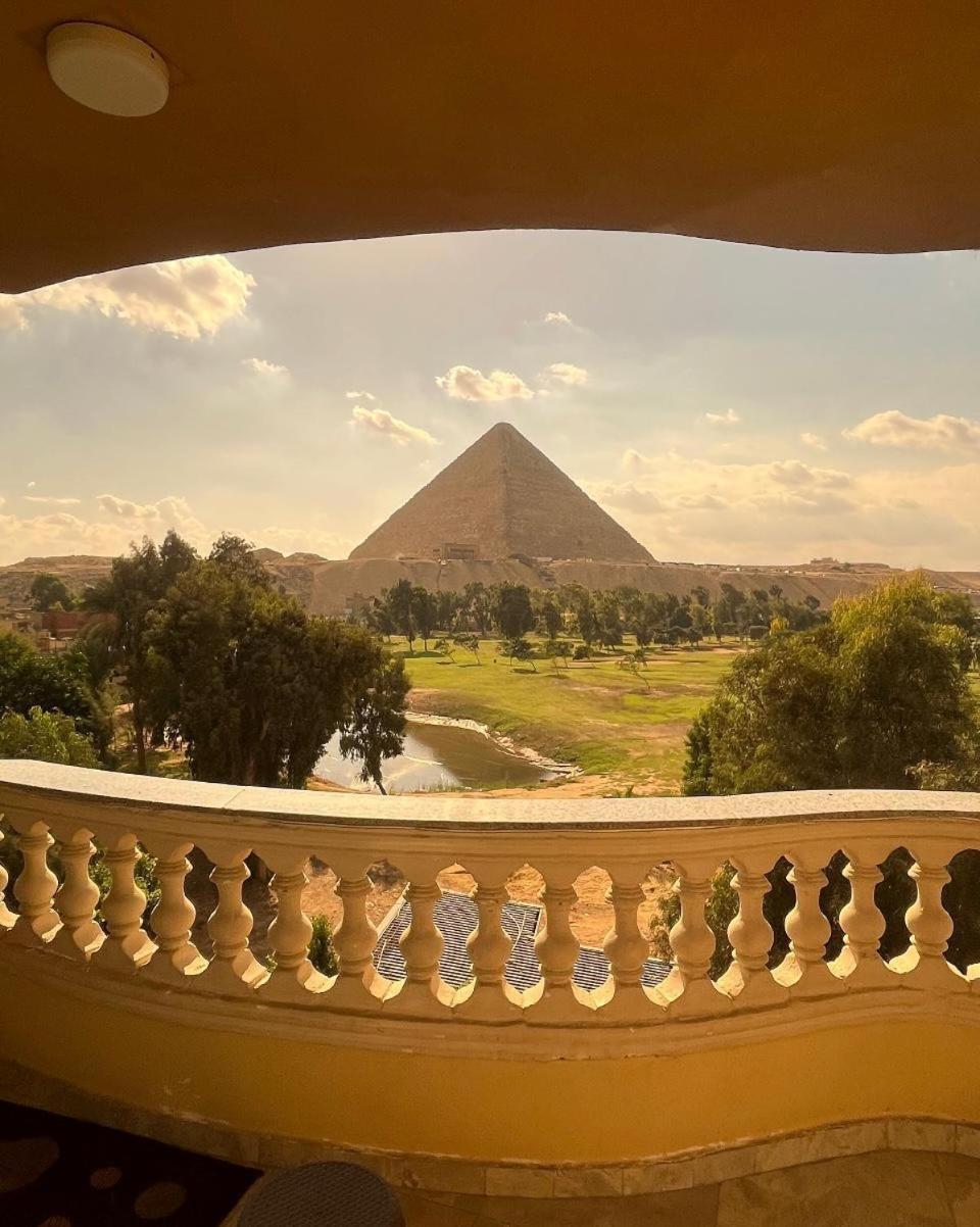 Pyramids Golf view suites