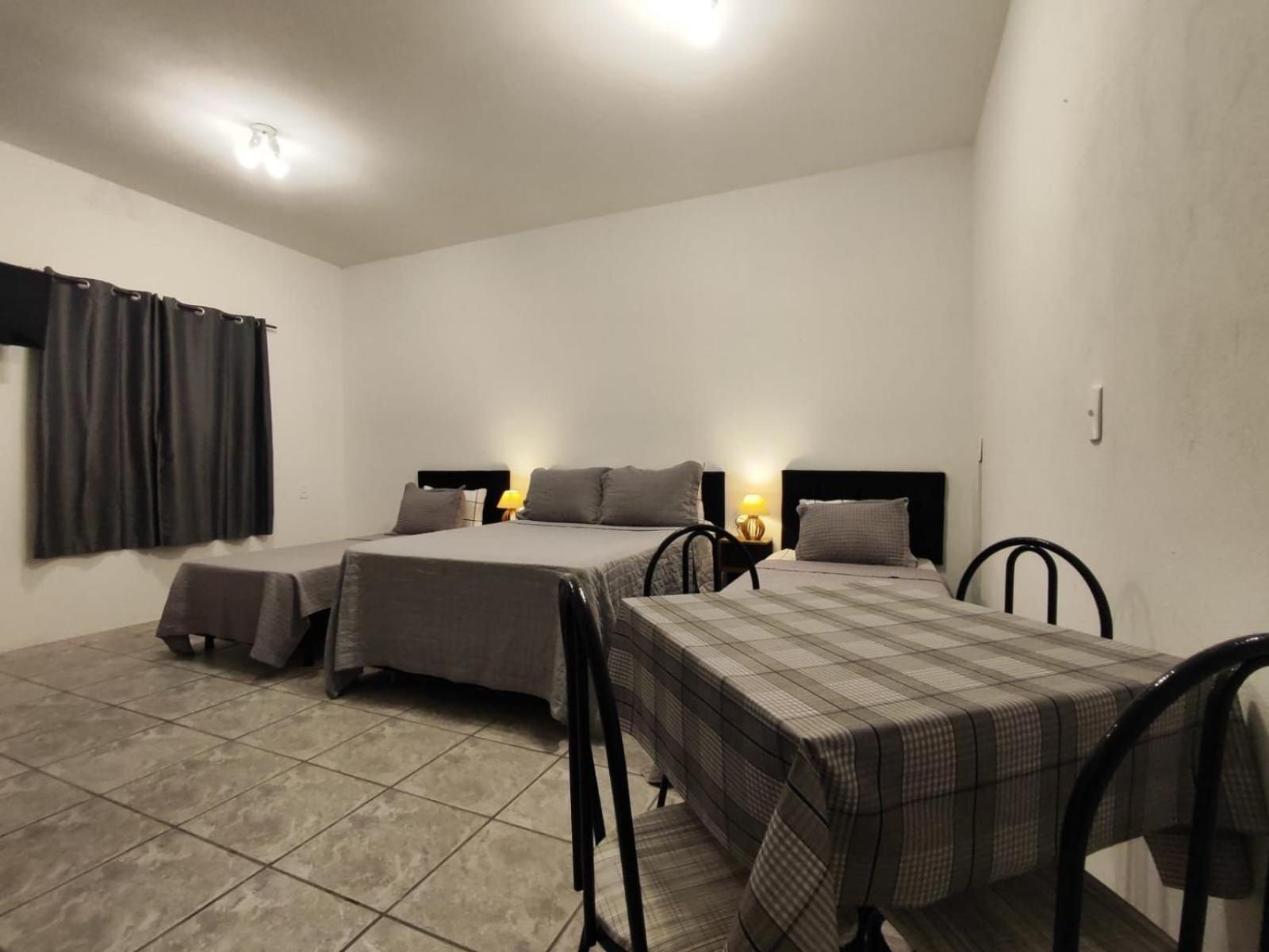 Large Studios 2km from Vila Germanica