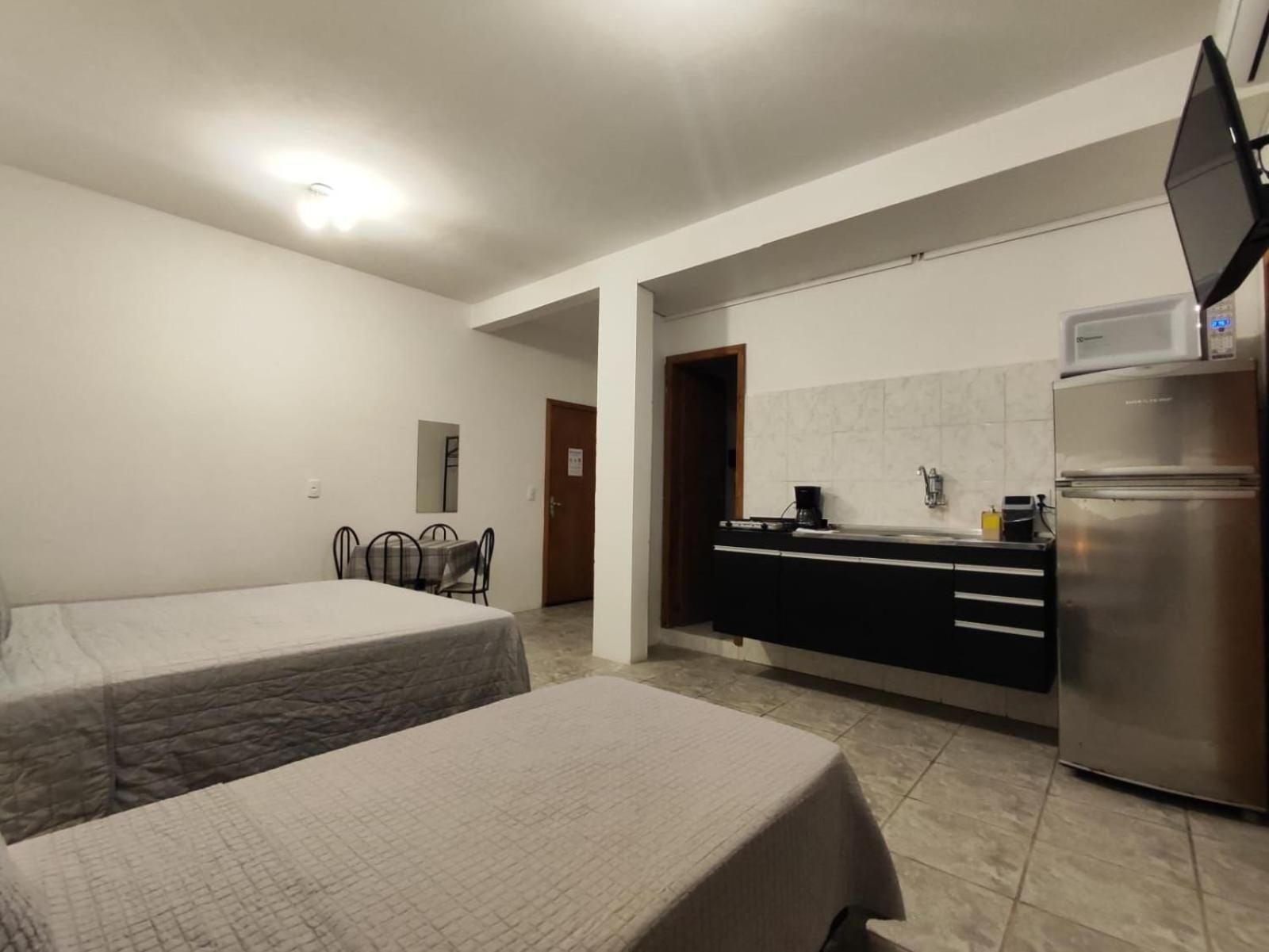 Large Studios 2km from Vila Germanica