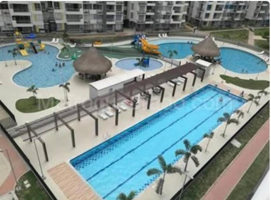Agradable descanso Piscinas Juegos Naturaleza sol