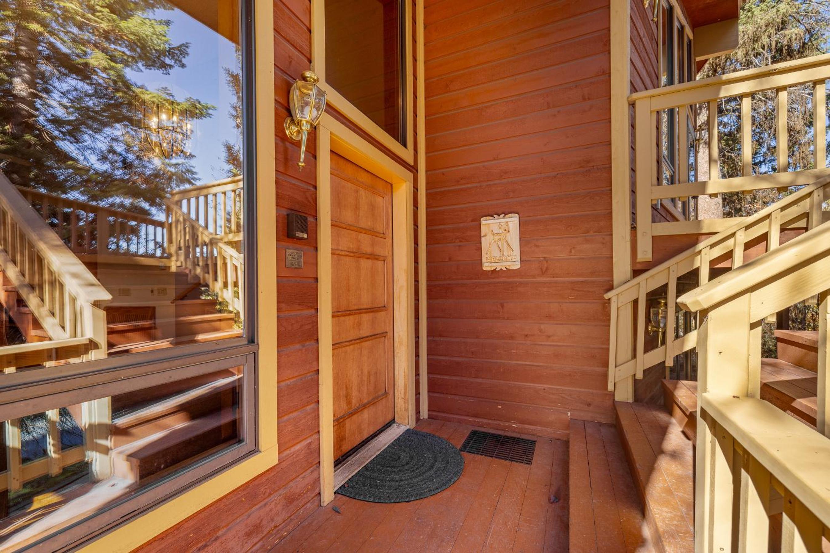 New! Birch Fairway House - On golf course - Hot tub - Garage - Family friendly view 5