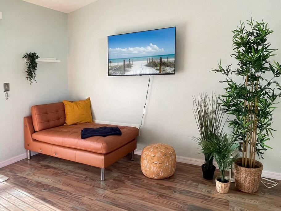 House WhiteHaven in Cape Coral - Property Image 18