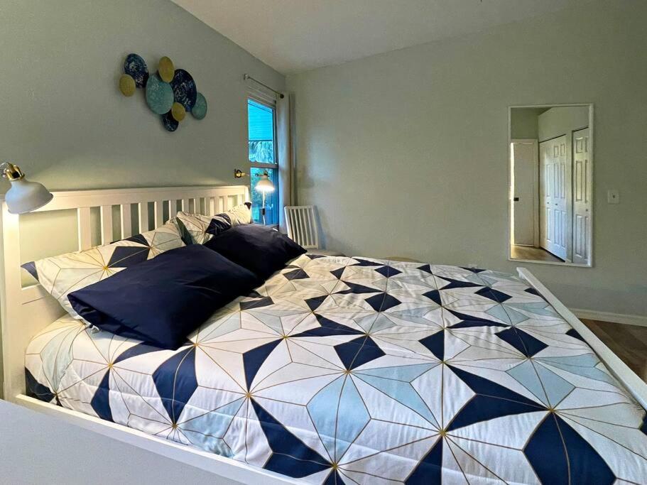 House WhiteHaven in Cape Coral - Property Image 2