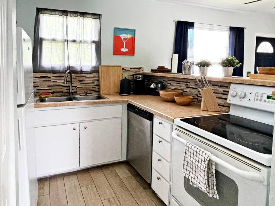 House WhiteHaven in Cape Coral - Property Image 12