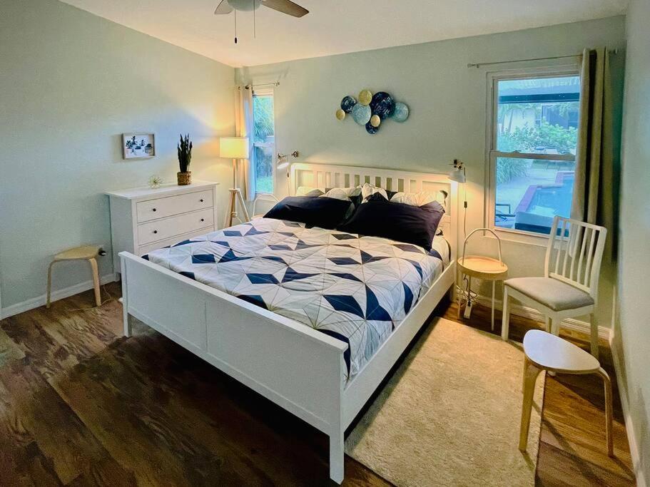 House WhiteHaven in Cape Coral - Property Image 6